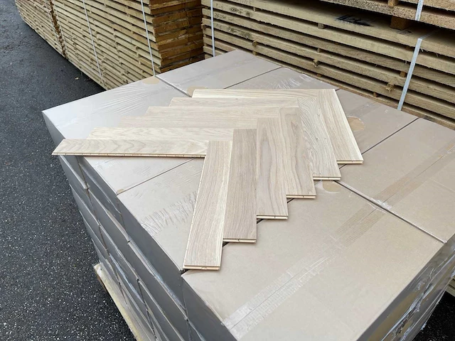 85,10 m2 eiken visgraat parketvloer - multiplank - white 70x440 mm - afbeelding 3 van  6