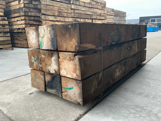 88 balken radiata pine 300x35x30 reclaimd wood - afbeelding 6 van  10