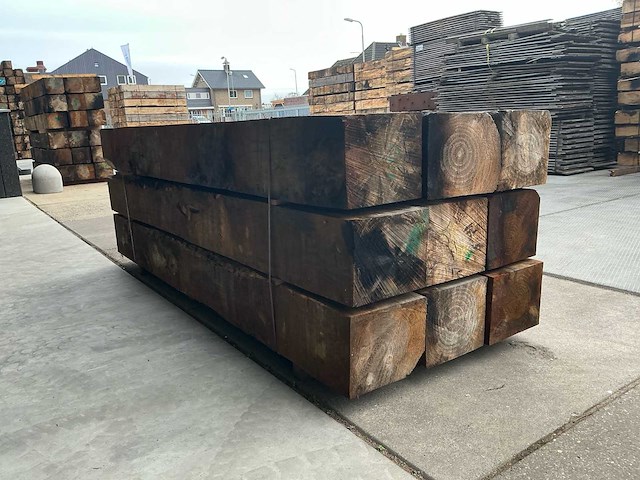 88 balken radiata pine 300x35x30 reclaimd wood - afbeelding 8 van  10