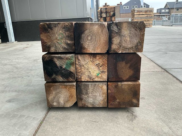 88 balken radiata pine 300x35x30 reclaimd wood - afbeelding 9 van  10