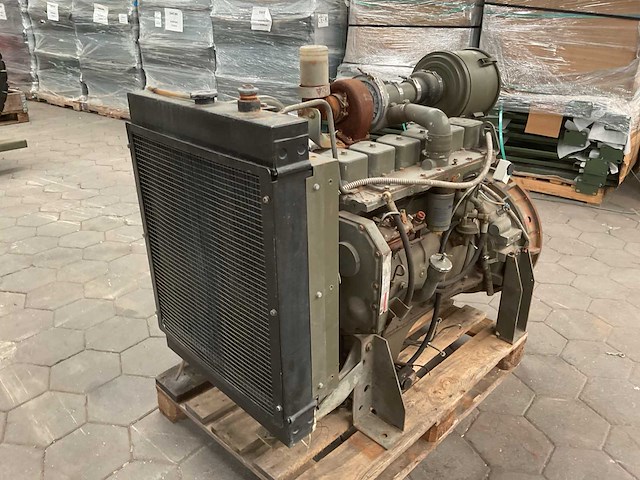 88 cummins dieselmotor - afbeelding 1 van  7