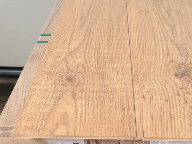 88 m2 laminaat plank - 1285 x 192 x 10 mm - afbeelding 2 van  4