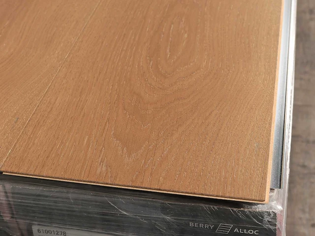 88 m2 parket eiken fineer berry alloc - 2410 x 241 x 10,1 mm - afbeelding 2 van  4