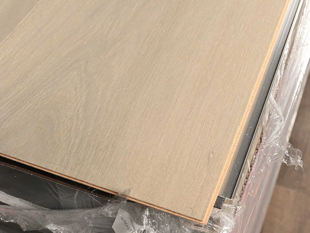 88 m2 parket eiken fineer berry alloc - 2410 x 241 x 10,1 mm - afbeelding 2 van  4