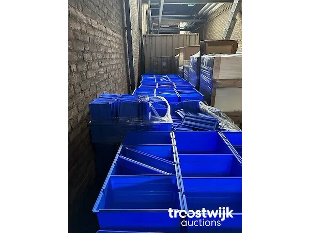 89 ssi schäfer stapelbare magazijnbakken vv tussenschotten - afbeelding 4 van  8
