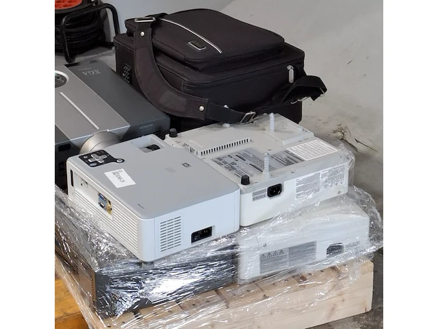 8x beamer, o.a hitachi, hp - afbeelding 2 van  10