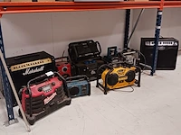 8x bouwradio's, makita, bosch, elu en dewalt - afbeelding 1 van  10