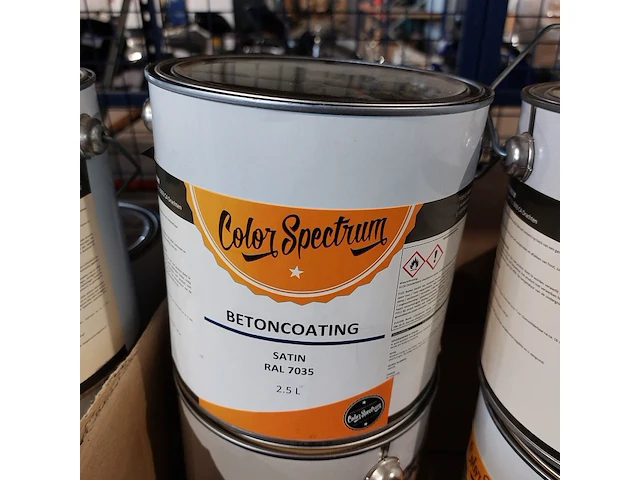 8x colorspectrum met o.a betoncoating ral 7035 2.5l - afbeelding 3 van  4