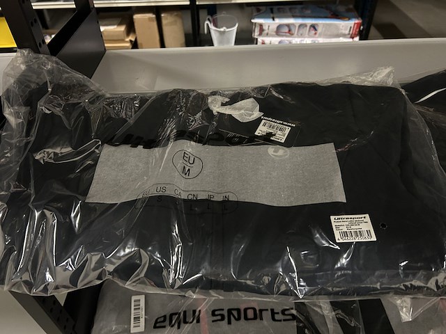 8x diverse jassen w.o. softshell, equi sports, ultrasport - afbeelding 2 van  5