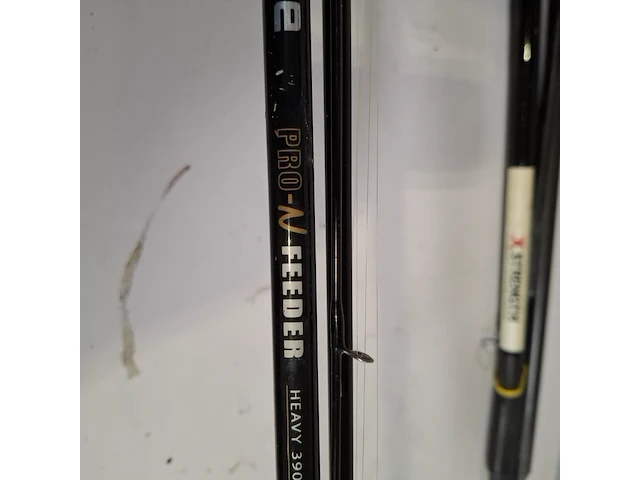 8x diverse vishengels en toebehoren, o.a.shimano, konger - afbeelding 18 van  30