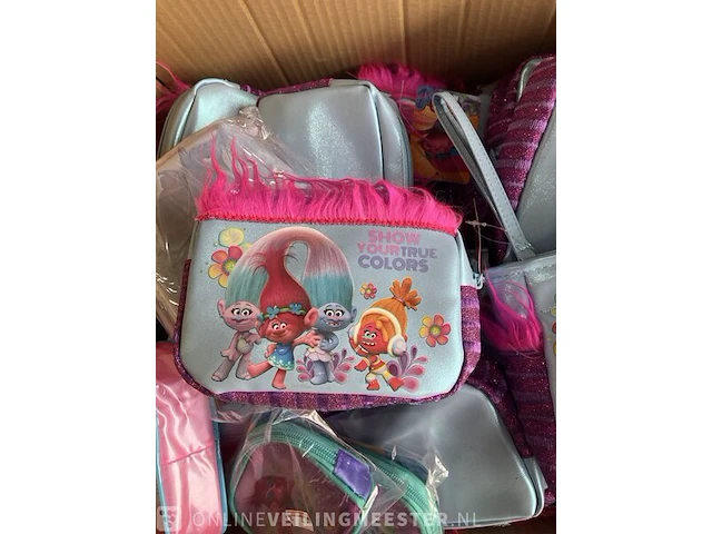8x dozen trolls toilettassen dreamworks - afbeelding 2 van  5