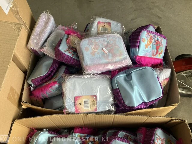 8x dozen trolls toilettassen dreamworks - afbeelding 4 van  5