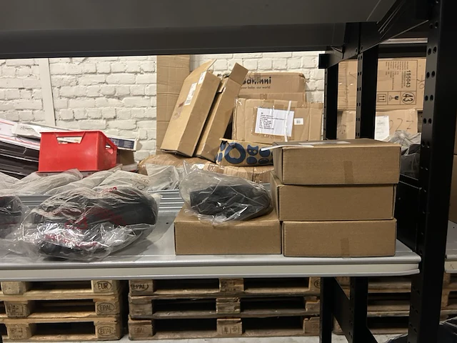 8x fietsonderdelen en accessoires w.o. sloten - afbeelding 2 van  6
