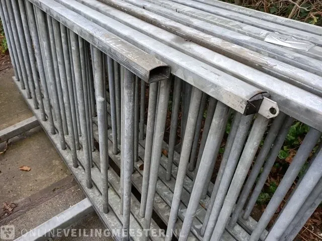 8x gegalvaniseerd hekwerk - afbeelding 6 van  7