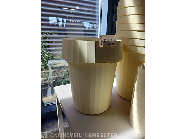 8x kunststof afvalemmer hay, shade bin; design thomas bentzen - afbeelding 4 van  5
