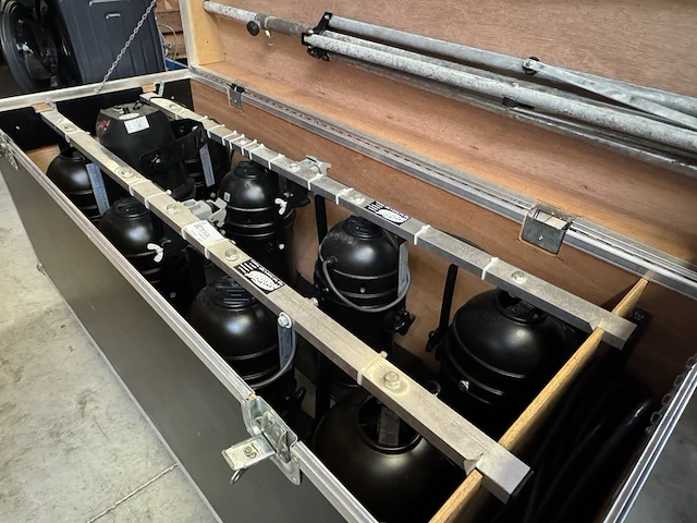 8x par64 beam lamp, statieven met flightcase - afbeelding 7 van  10