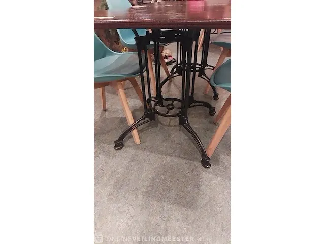 8x restaurant tafel met ca. 24x kuipstoel - afbeelding 12 van  12