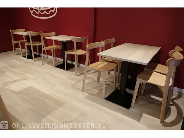 8x restauranttafel met 16x houten stoel - afbeelding 5 van  11