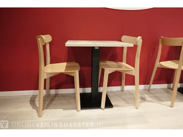 8x restauranttafel met 16x houten stoel - afbeelding 7 van  11