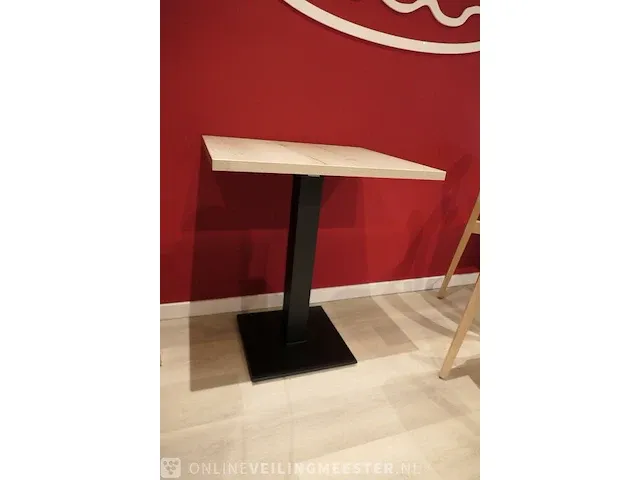 8x restauranttafel met 16x houten stoel - afbeelding 8 van  11