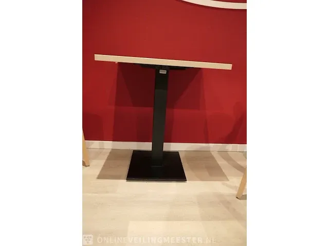 8x restauranttafel met 16x houten stoel - afbeelding 10 van  11