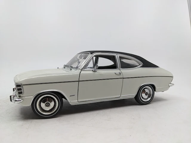 8x schaalmodel opel, diverse types - afbeelding 10 van  17