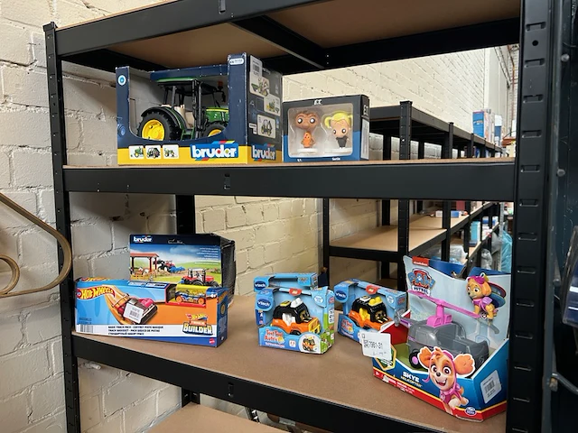 8x speelgoed w.o. tractor, helikopter w.o. bruder, vtech - afbeelding 1 van  6