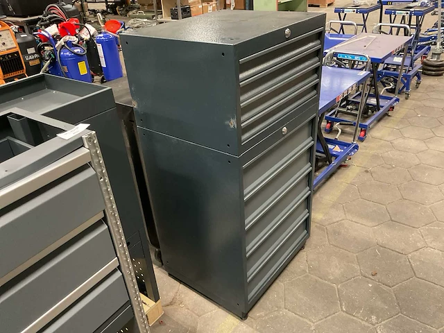 9 lades gereedschapskast - afbeelding 1 van  4
