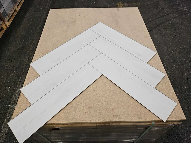 9 m2 pvc spc click visgraat - 610 x 150 x 6 mm - afbeelding 3 van  3