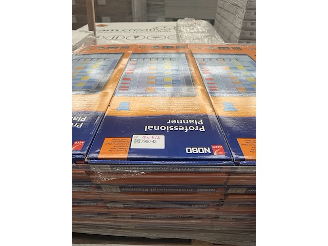 9 planbord jaar/maand 12 panelen met 32 sleuven nobo - afbeelding 2 van  2