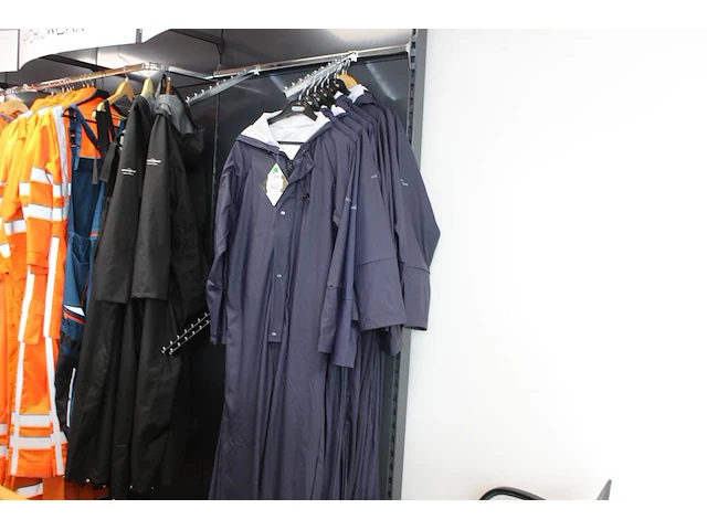 9 regenoveralls hydrowear in diverse maten. - afbeelding 1 van  2