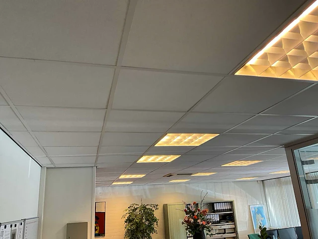 90 m2 systeemplafond - afbeelding 1 van  17