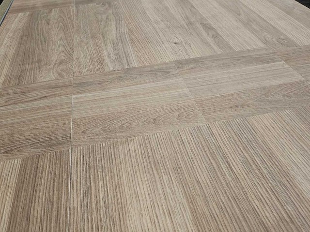 91 m2 laminaat plank - 1207 x 198 x 11 mm - afbeelding 1 van  3