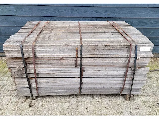 950 x azobe piketten 25 x 25mm lengte 150 cm - afbeelding 4 van  4
