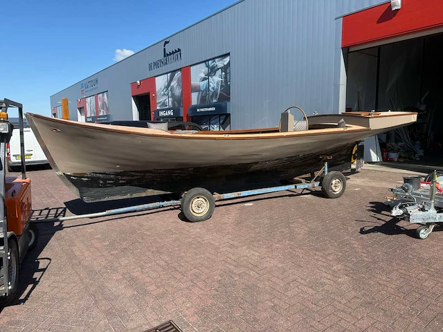 970x260 cm vetus motor sloep en trailer - afbeelding 1 van  26