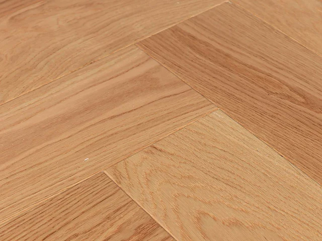 98 m2 parket eiken visgraat - 725 x 130 x 14 mm - afbeelding 1 van  4