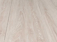 98 m2 pvc zelfklevend stroken - 1219 x 184 x 2,5 mm - afbeelding 1 van  4