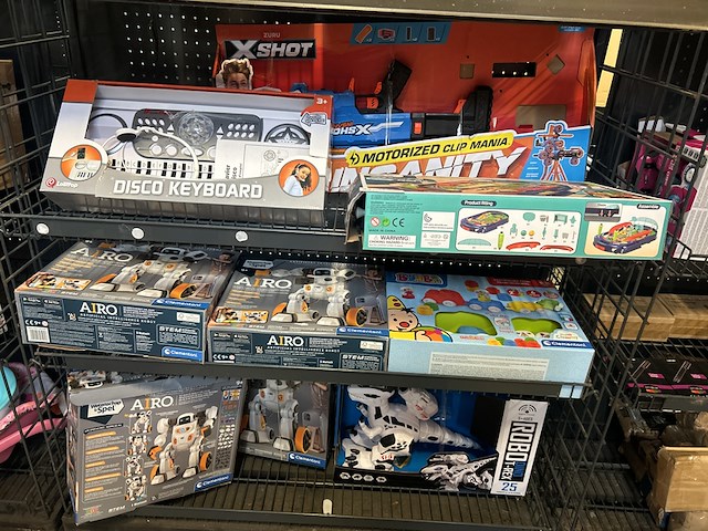 9x a-merk speelgoed w.o. airo, clementoni, wetenschap & spel - afbeelding 1 van  9