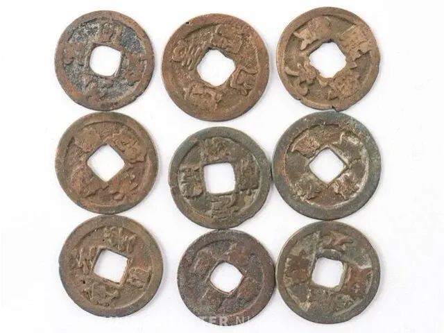 9x bronzen chinese munten 13e eeuw - afbeelding 1 van  1