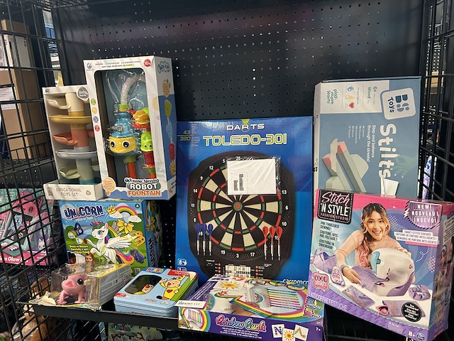 9x divers speelgoed w.o. studio100 bumba, carromco - afbeelding 1 van  6