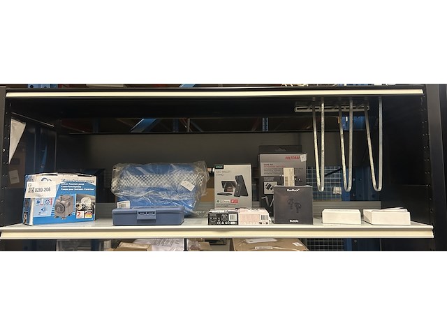 9x elektronica en gadgets w.o. voltcraft, fresh n rebel, esr - afbeelding 1 van  7