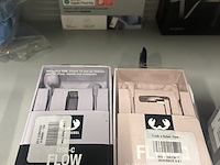 9x elektronica en gadgets w.o. voltcraft, fresh n rebel, esr - afbeelding 4 van  7