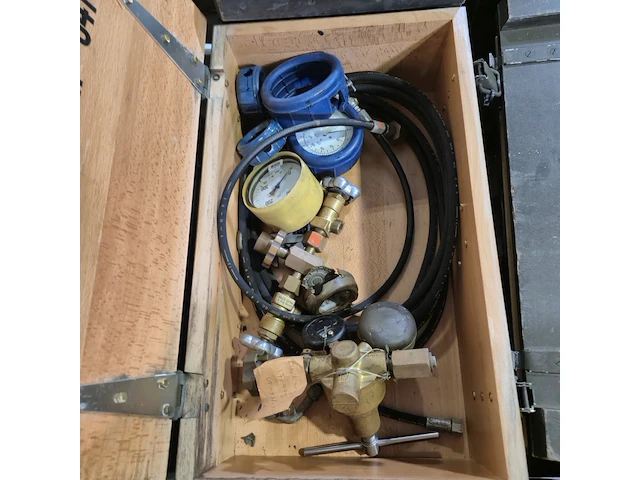 9x houten transportkist met inhoud - afbeelding 4 van  7