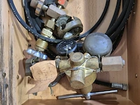 9x houten transportkist met inhoud - afbeelding 6 van  7