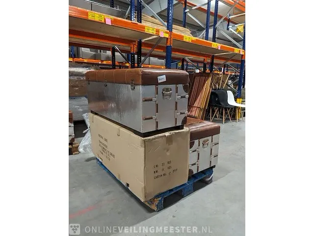 9x industriële opbergkist / voetenbank - afbeelding 1 van  7