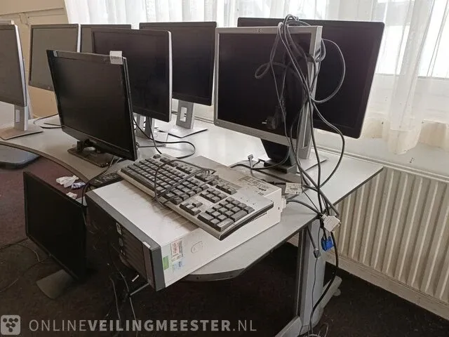 9x monitor o.a. hp - afbeelding 8 van  8