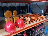 9x statief, 2x veiligheidshelm en 2x werflamp - afbeelding 1 van  7