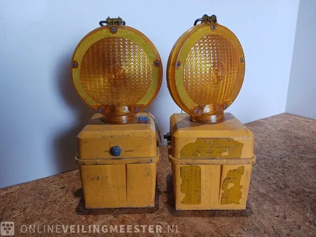 9x statief, 2x veiligheidshelm en 2x werflamp - afbeelding 4 van  7