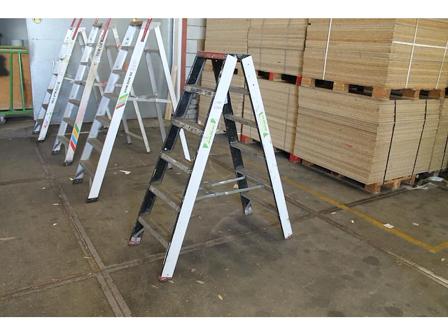 A -trap altrex 2 x 6 treden - afbeelding 1 van  2
