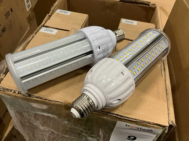 A-led cct6000k corn lamp (44x) - afbeelding 1 van  5